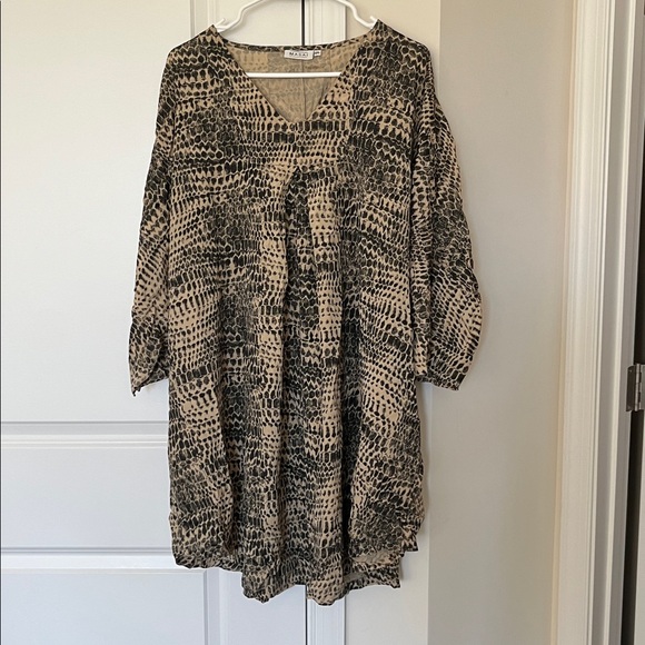 Masai Tops - Masai - Chic Beige and Black Textured Tunic